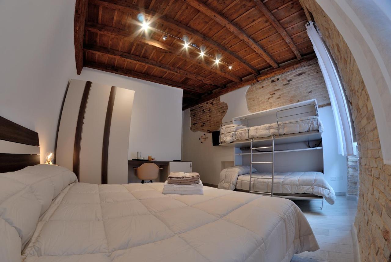 B&B Del Corso Loreto Eksteriør billede